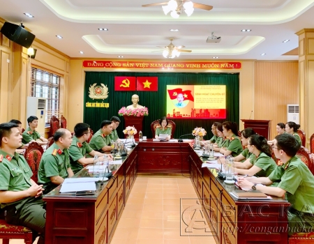 Ứng dụng công nghệ thông tin trong sinh hoạt chuyên đề