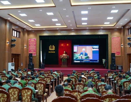 Công an tỉnh tổ chức sinh hoạt chuyên đề và xem phim tài liệu Đạo đức cách mạng là gốc, là nền tảng của người cách mạng