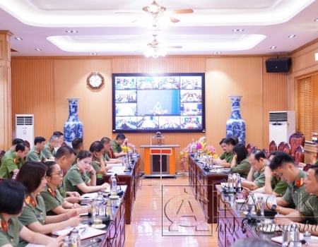 Thượng tướng Trần Quốc Tỏ, Ủy viên Trung ương Đảng, Phó Bí thư Đảng ủy Công an Trung ương, Thứ trưởng Bộ Công an phát biểu chỉ đạo Hội nghị