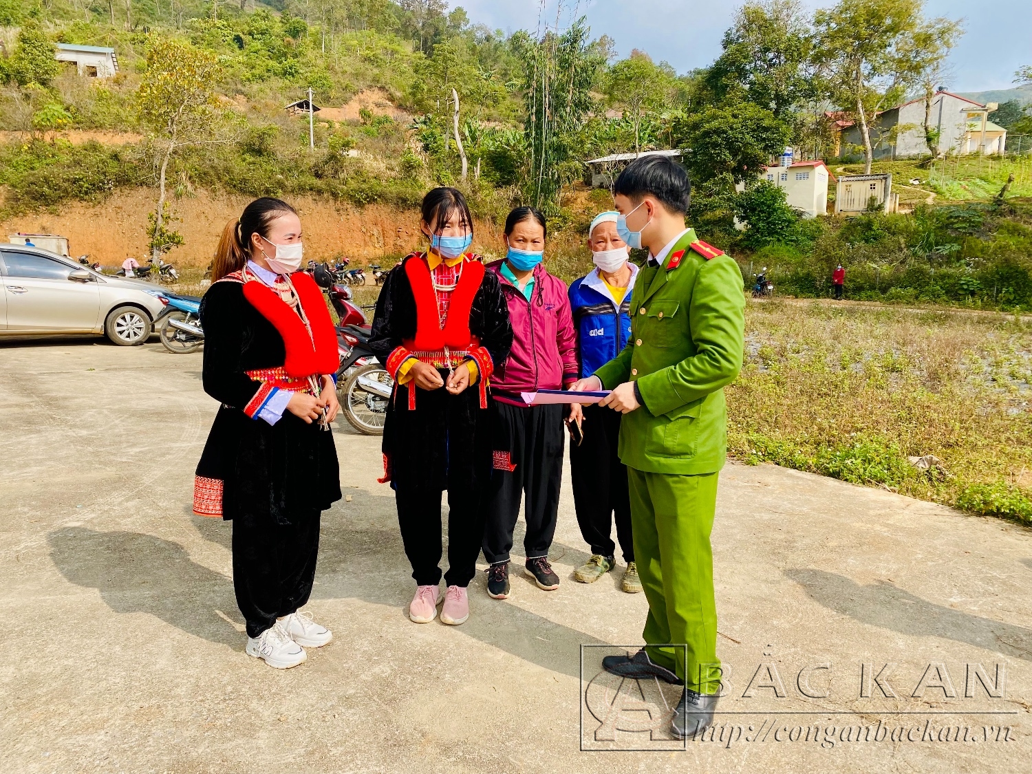  Công an xã Hà Hiệu, huyện Ba Bể đẩy mạnh tuyên truyền phổ biến pháp luật cho người dân trên địa bàn