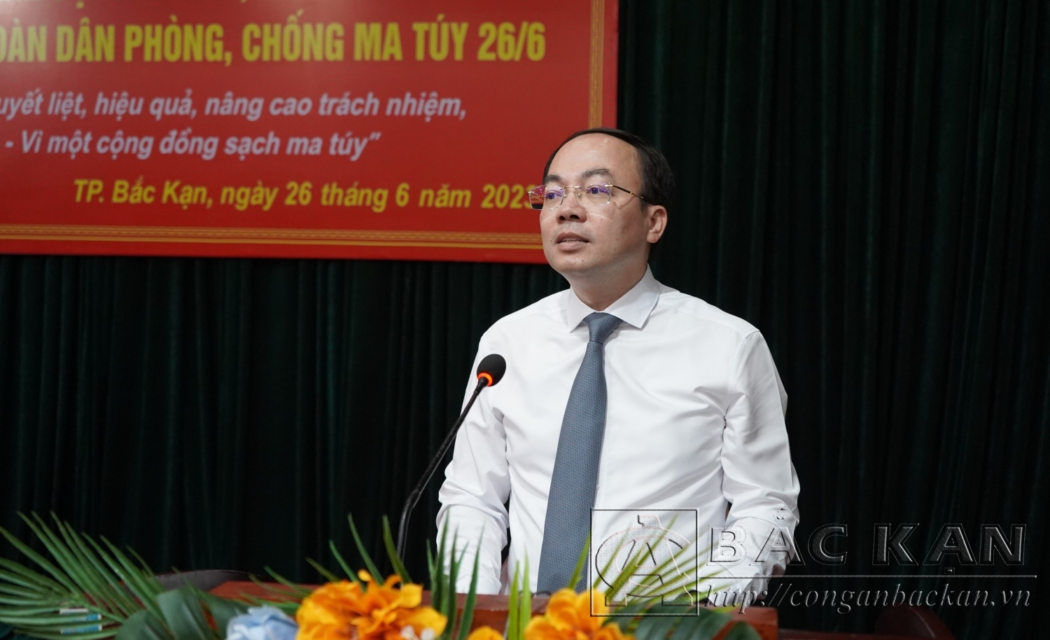 Đồng chí Nguyễn Đăng Bình - Chủ tịch UBND tỉnh phát biểu tại hội nghị