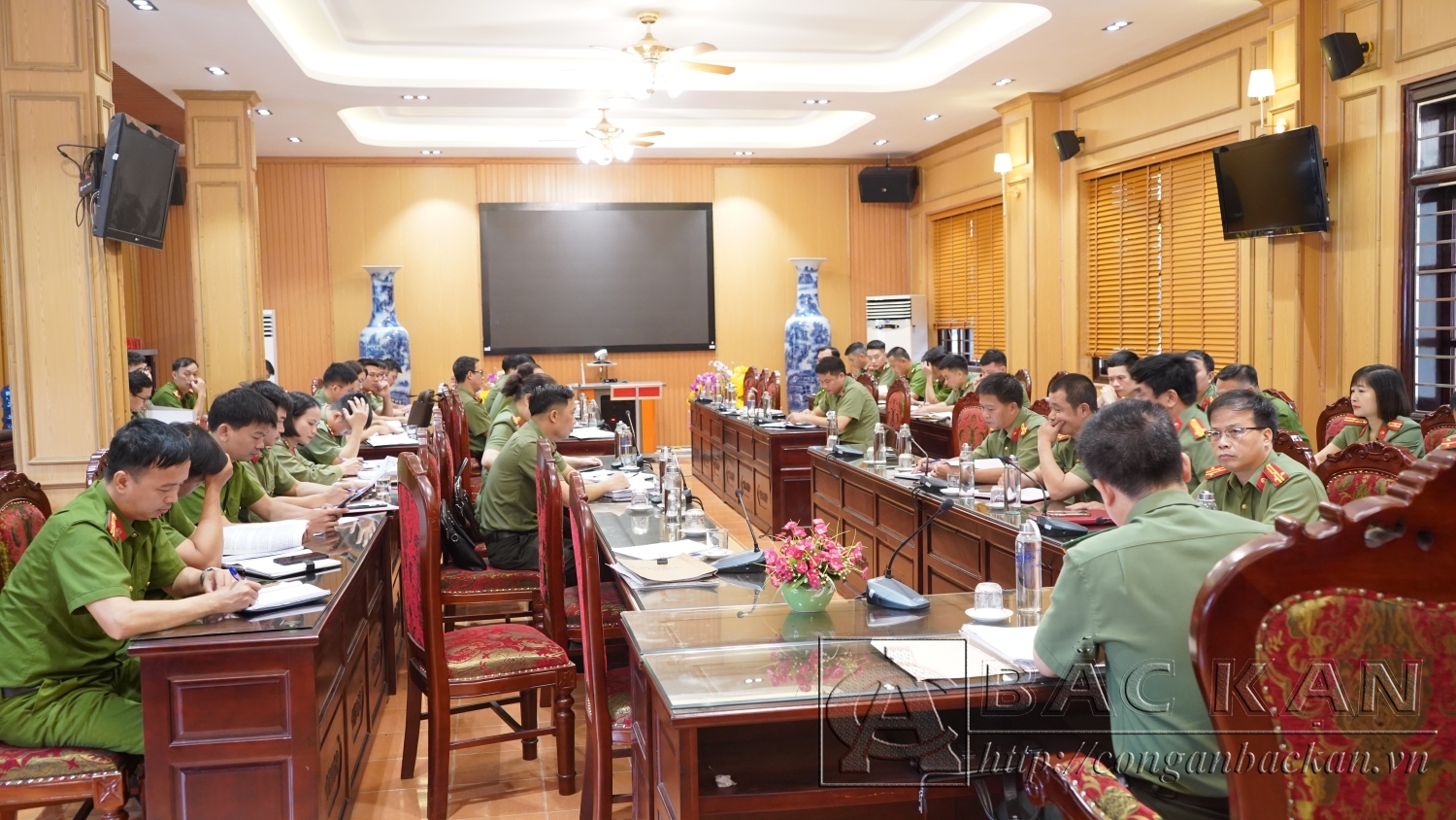  Các đại biểu tham dự hội nghị