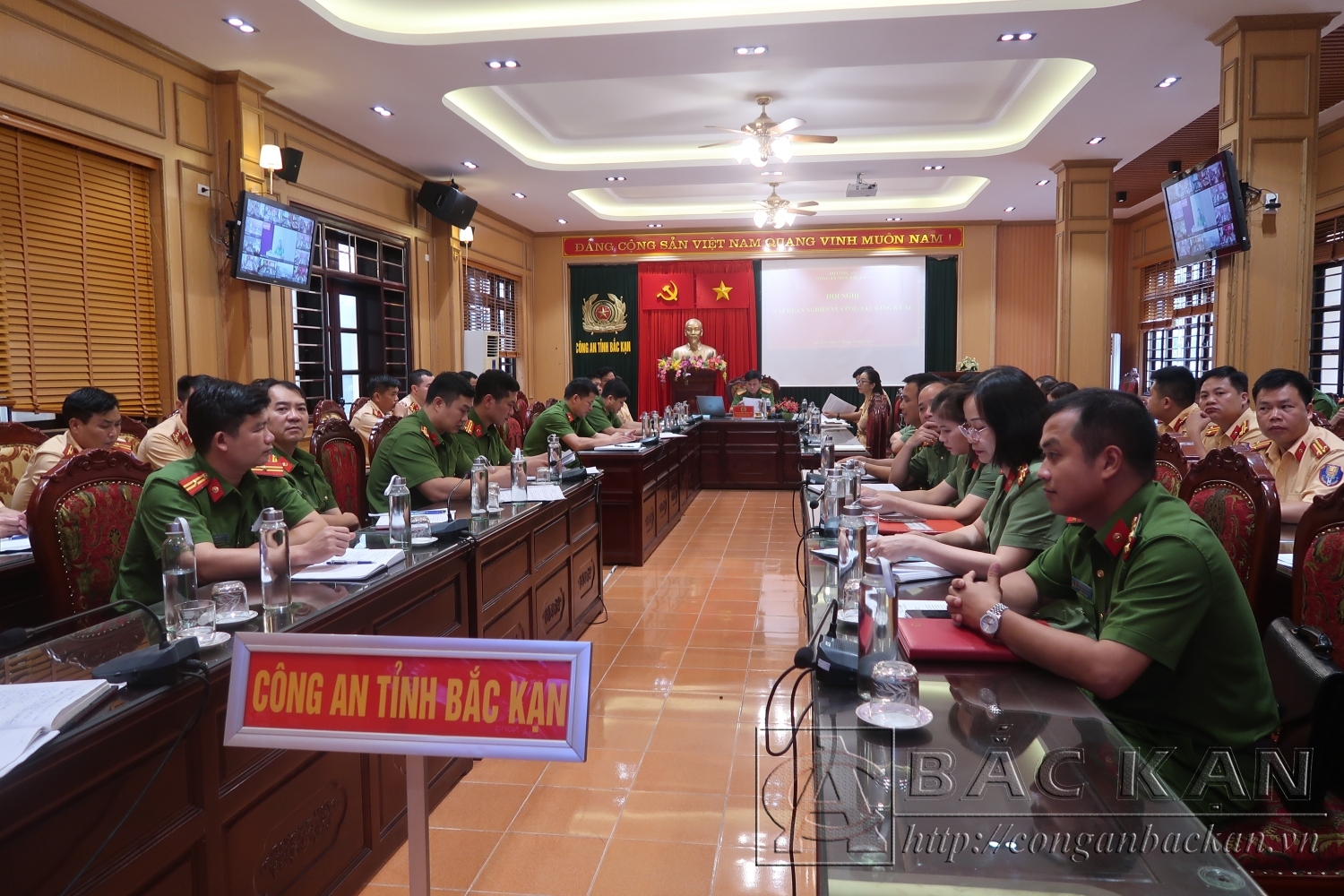 Đại biểu dự tại điểm cầu Công an tỉnh Bắc Kạn