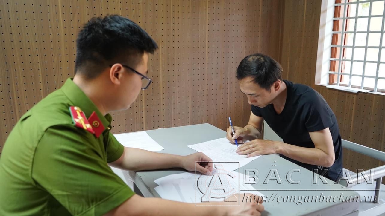 Hoàng Văn Thái tại Cơ quan Công an