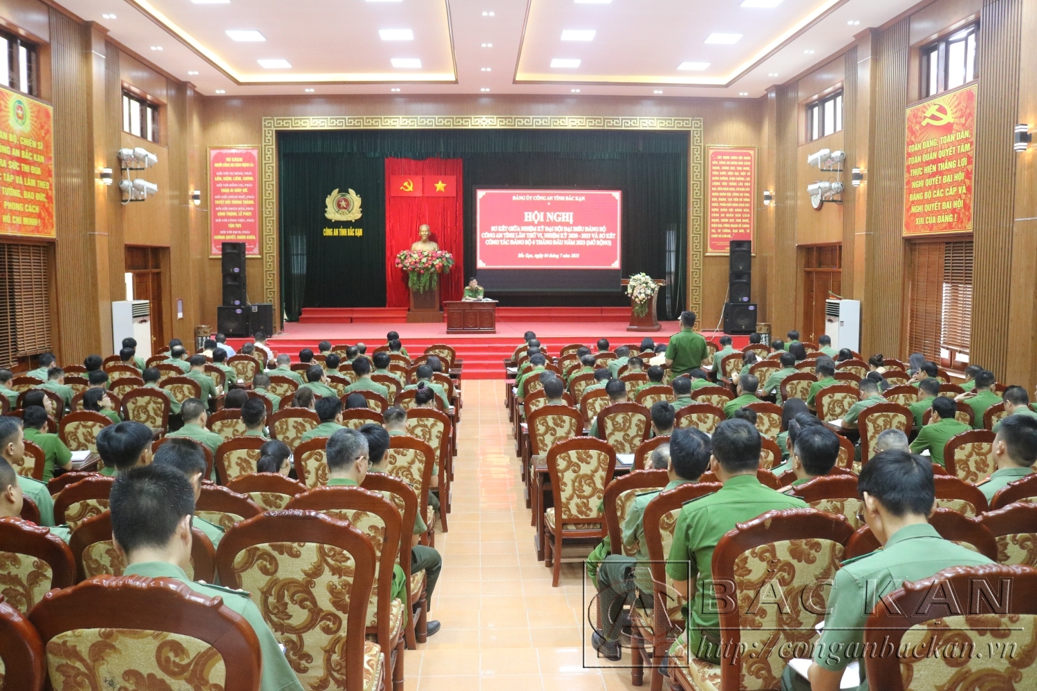 Toàn cảnh hội nghị