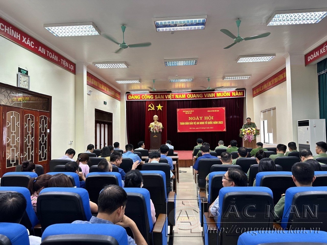 Đại biểu tham dự Ngày hội
