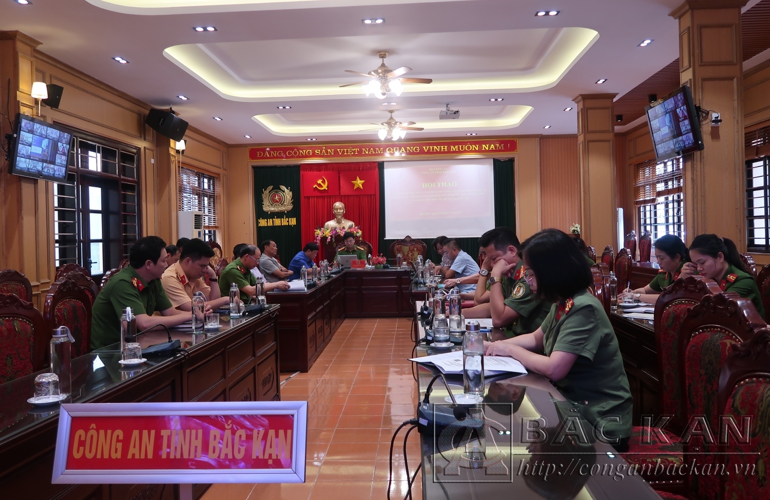 Các đại biểu tại điểm cầu Công an tỉnh Bắc Kạn