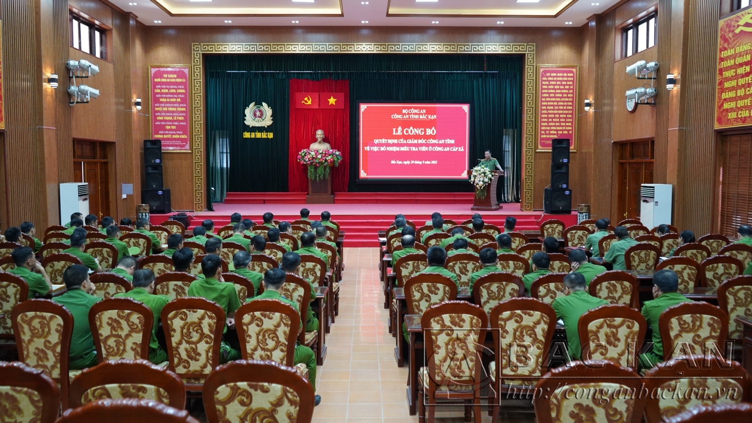 Lễ công bố quyết định bổ nhiệm Điều tra viên ở Công an cấp xã