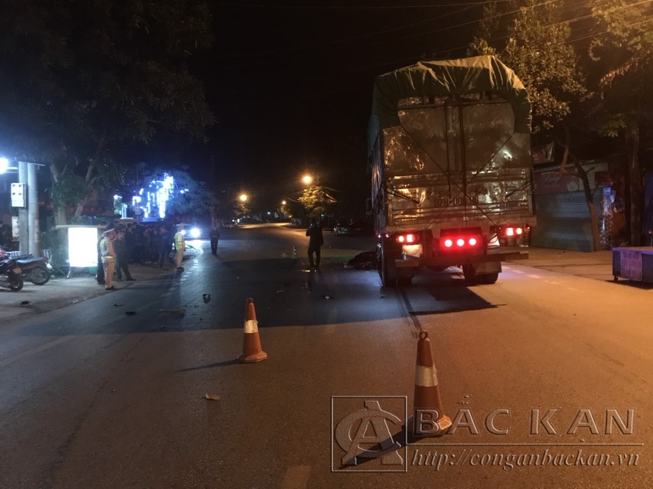 Hiện trường vụ tai nạn giao thông xảy ra ngày 05/12/2023 trên địa bàn thành phố Bắc Kạn