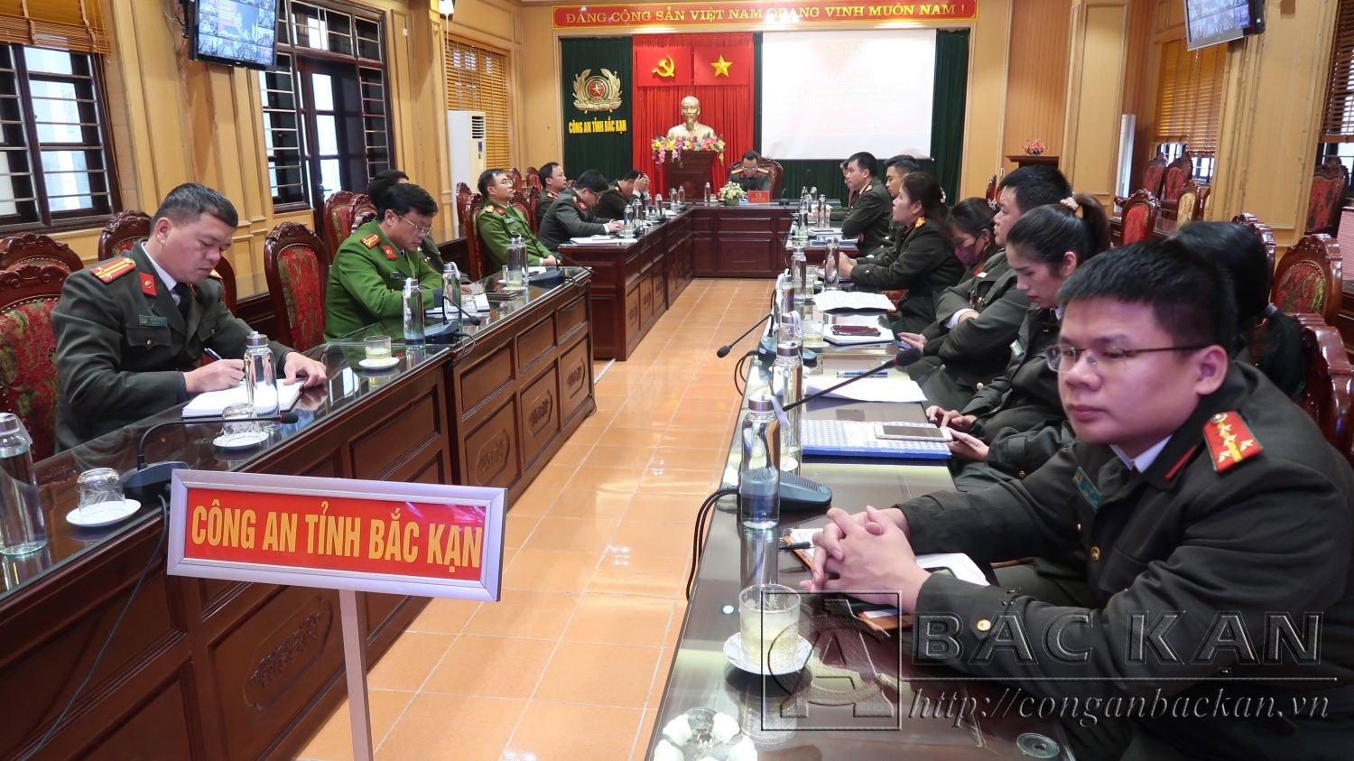 Các đại biểu tại điểm cầu Công an tỉnh Bắc Kạn