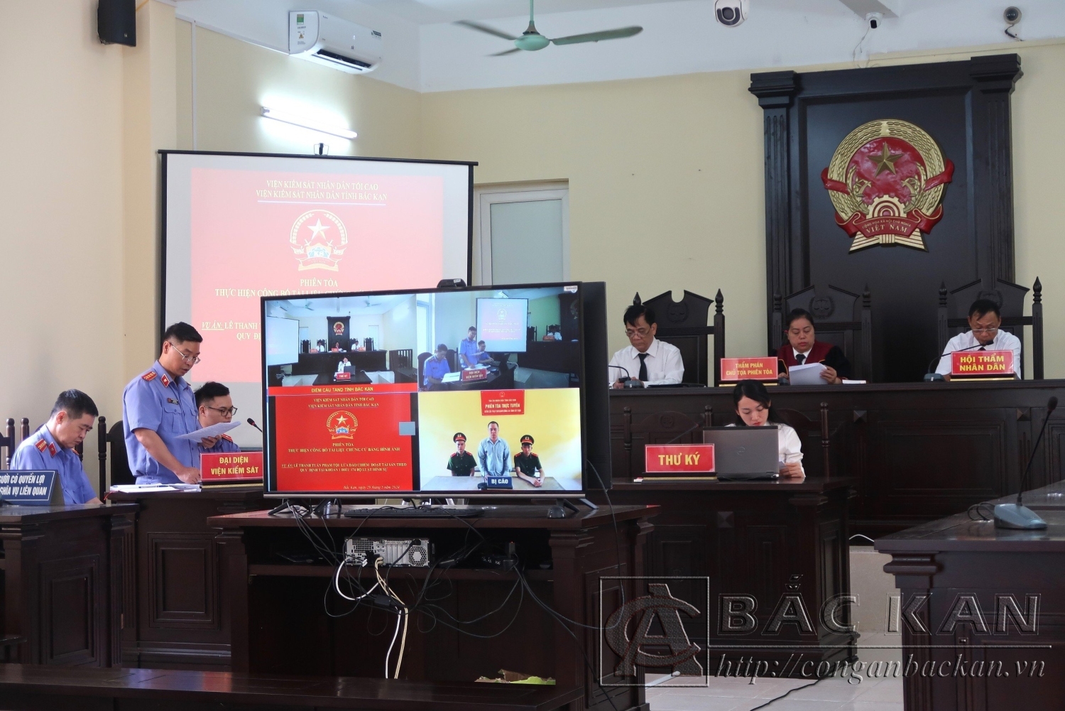 Phiên tòa xét xử trực tuyến sơ thẩm bị cáo Lê Thanh Tuấn phạm tội “Lừa đảo chiếm đoạt tài sản”
