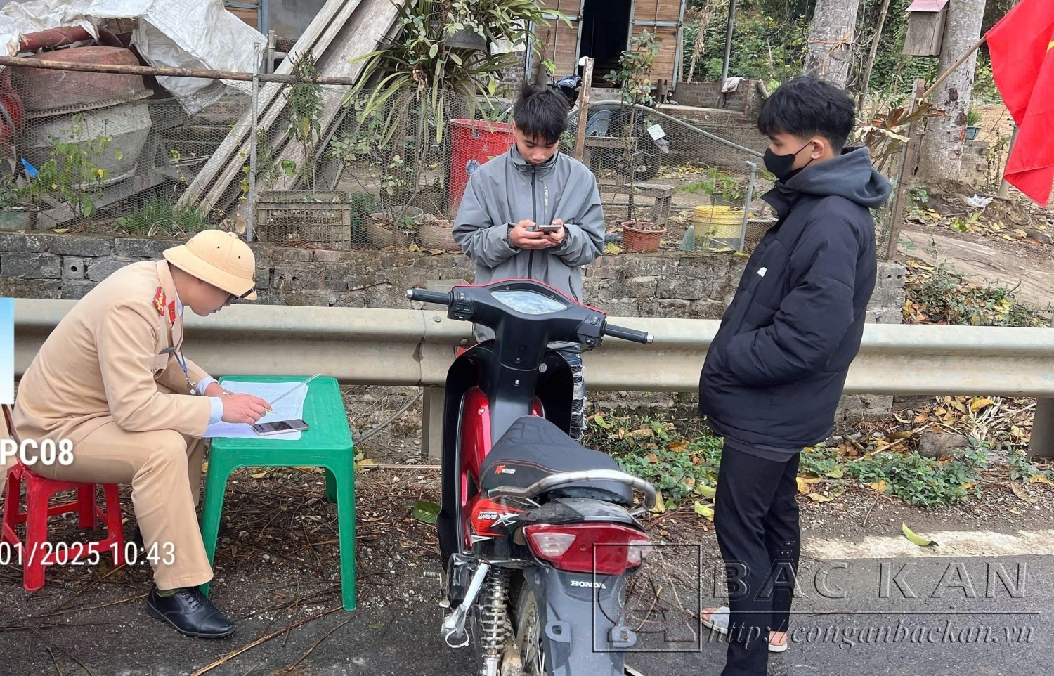 Xử lý trường hợp thanh thiếu niên vi phạm trật tự an toàn giao thông