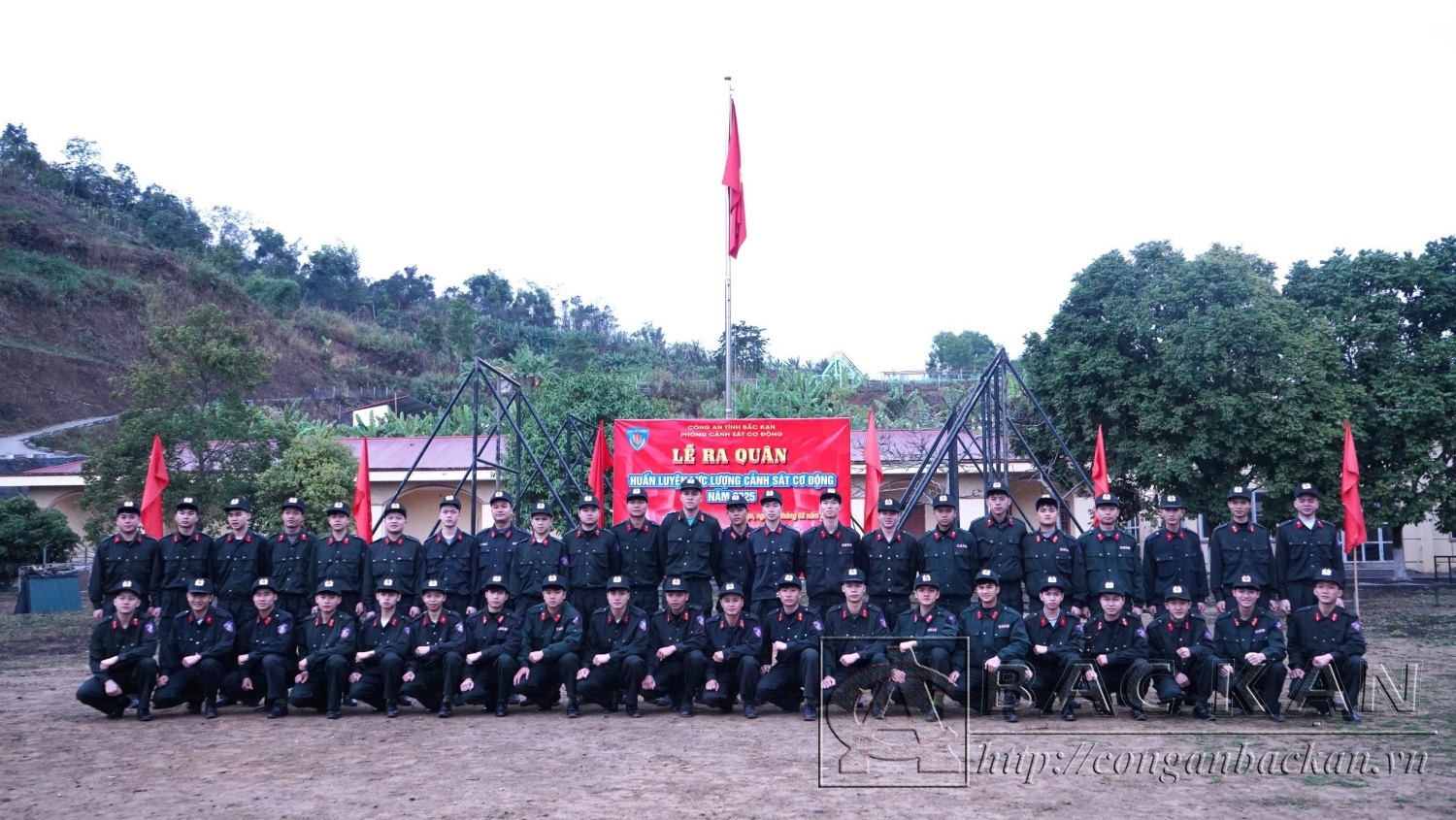 CSCĐ chụp ảnh lưu niệm