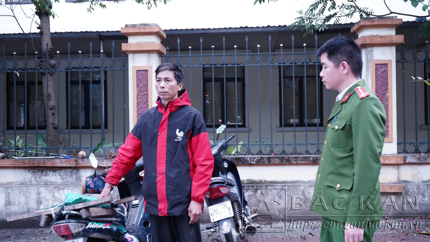 Khu vực chợ Đức Xuân nơi đối tượng Chu Văn Phán lấy trộm lồng gà