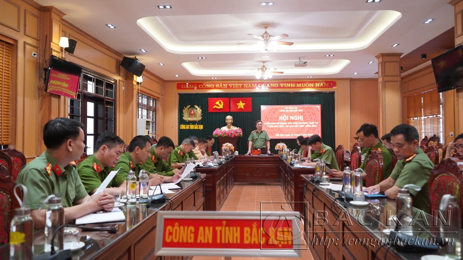 Đại tá Thăng Quang Huy, Phó Giám đốc Công an tỉnh chủ trì Hội nghị triển khai các kế hoạch bảo đảm an ninh, trật tự các hoạt động “Tuần Văn hoá – Du lịch Bắc Kạn” năm 2025
