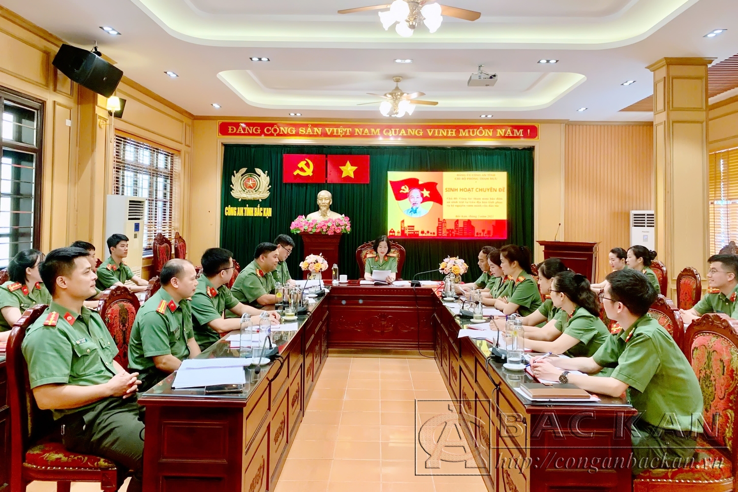 Ứng dụng công nghệ thông tin trong sinh hoạt chuyên đề