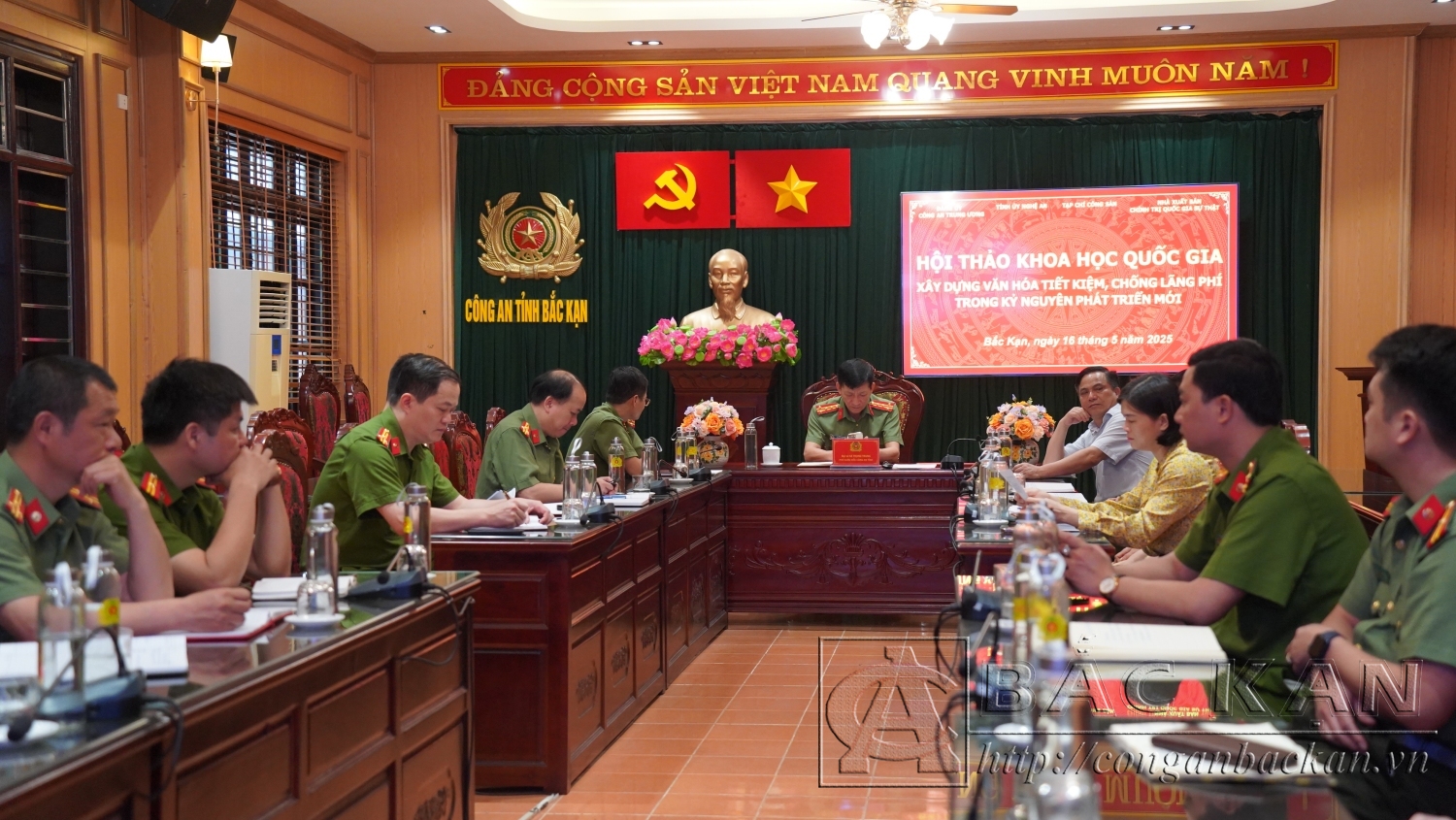 Đại biểu dự hội nghị tại điểm cầu Công an tỉnh Bắc Kạn