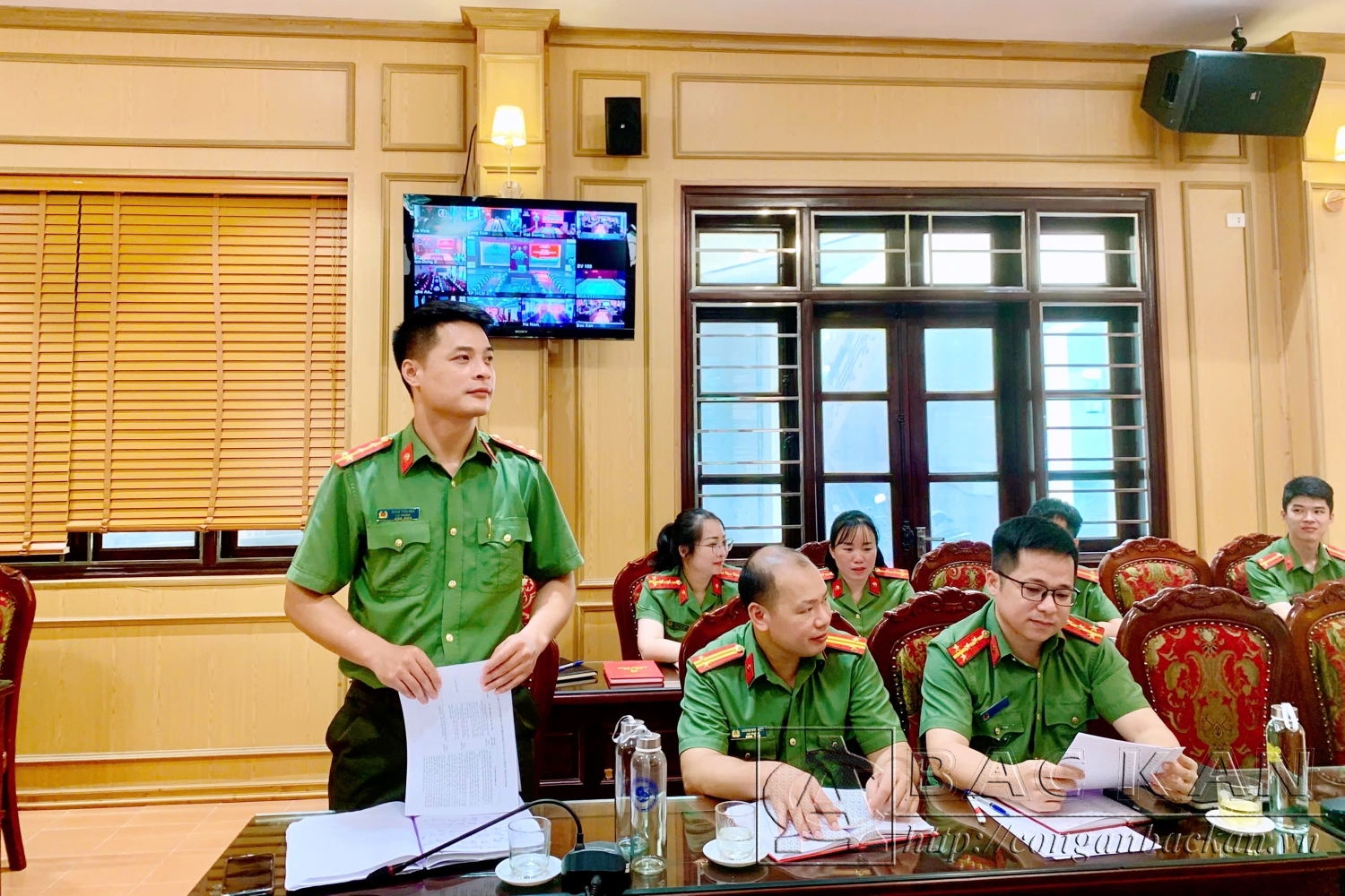 đvien thảo luận