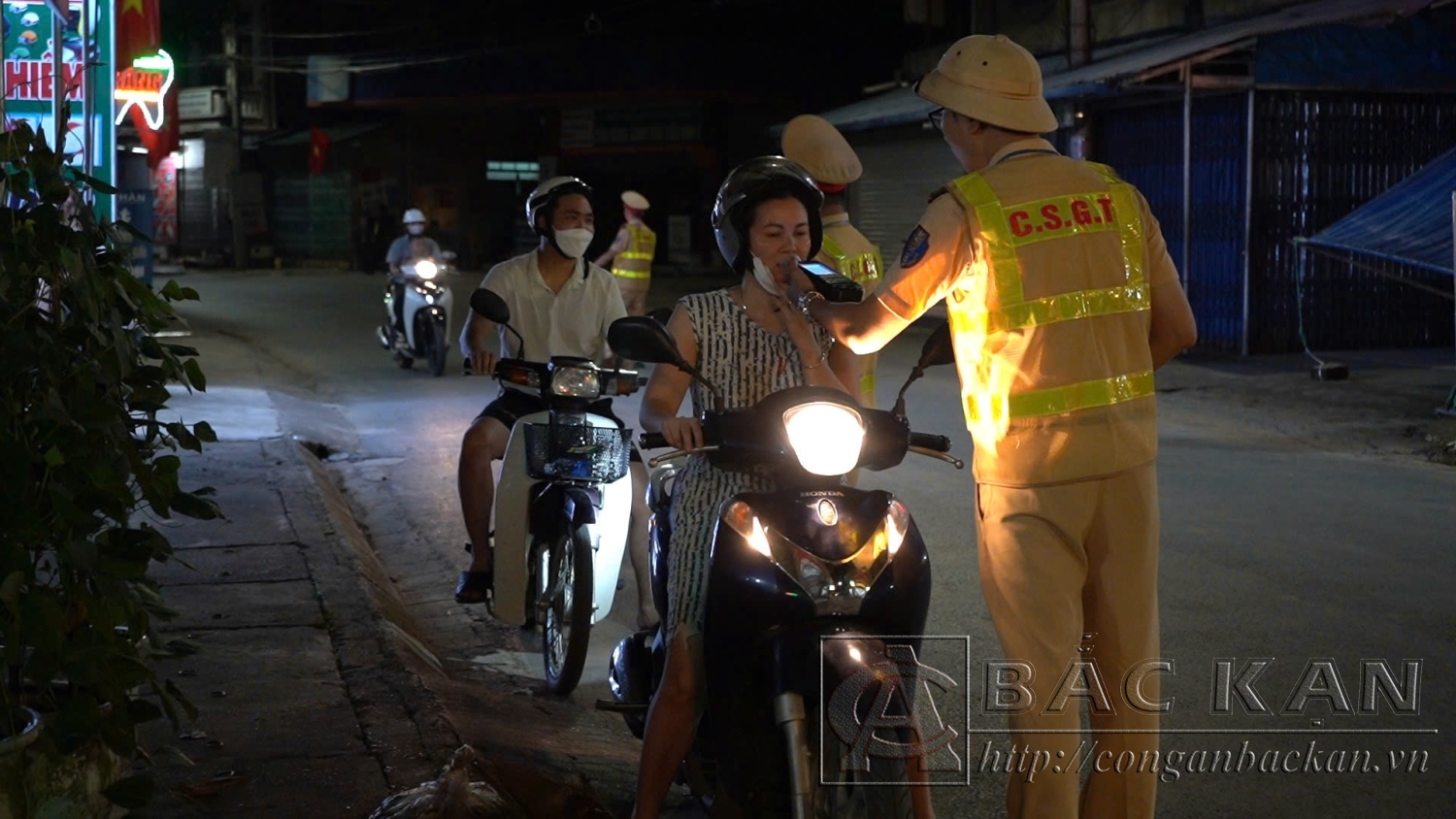 Lực lượng CSGT tăng cường tuần tra kiểm soát giao thông trên tuyến