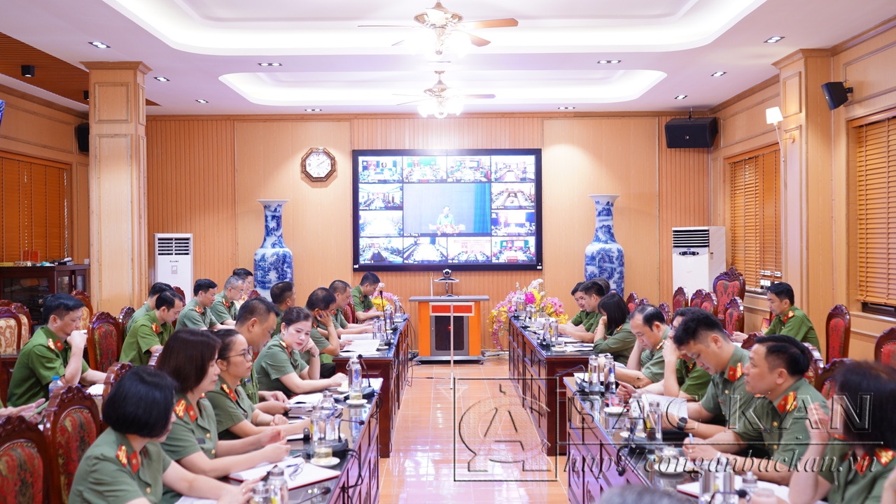 Thượng tướng Trần Quốc Tỏ, Ủy viên Trung ương Đảng, Phó Bí thư Đảng ủy Công an Trung ương, Thứ trưởng Bộ Công an phát biểu chỉ đạo Hội nghị