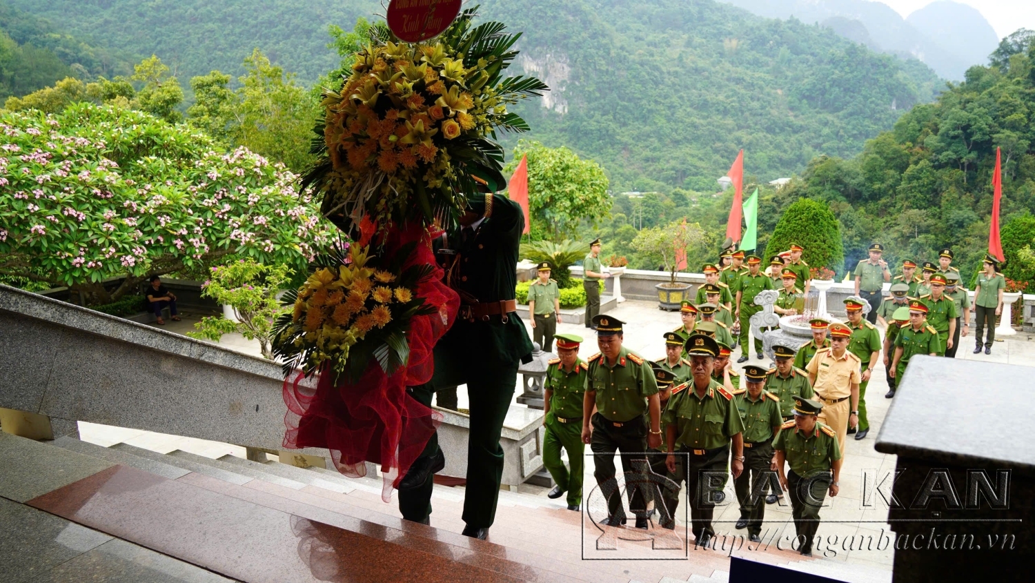 vào thắp hương